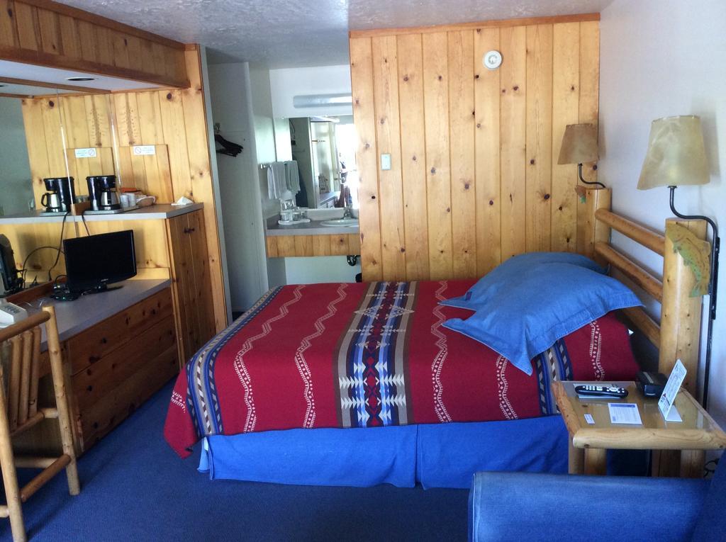 Anglers Inn Jackson Rum bild